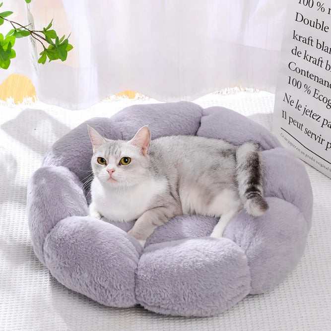 Flower-Shaped Pet Bed – Comfortable Sleep Mat for Large Dogs