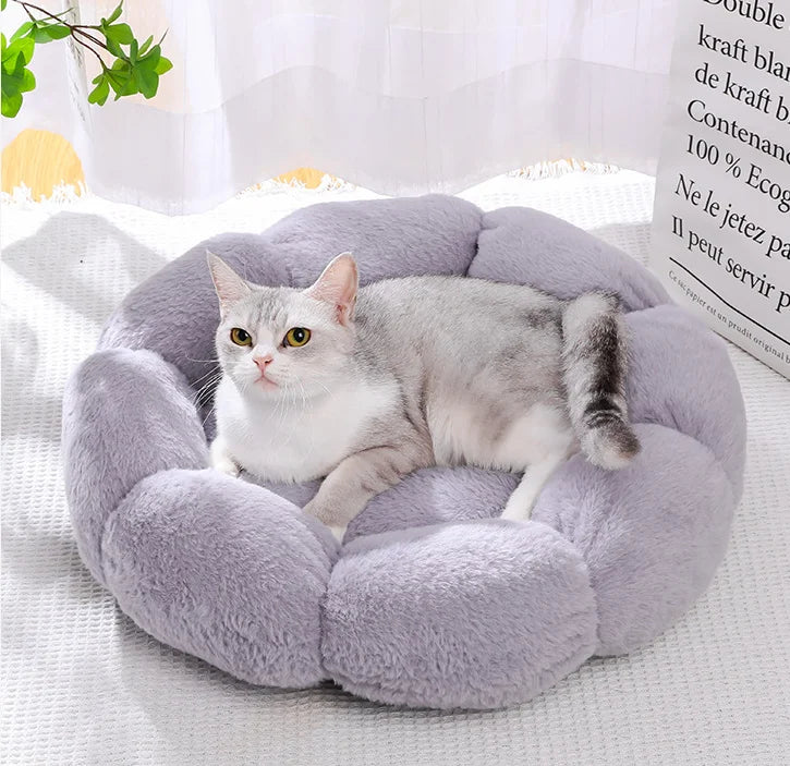 Flower-Shaped Pet Bed – Comfortable Sleep Mat for Large Dogs
