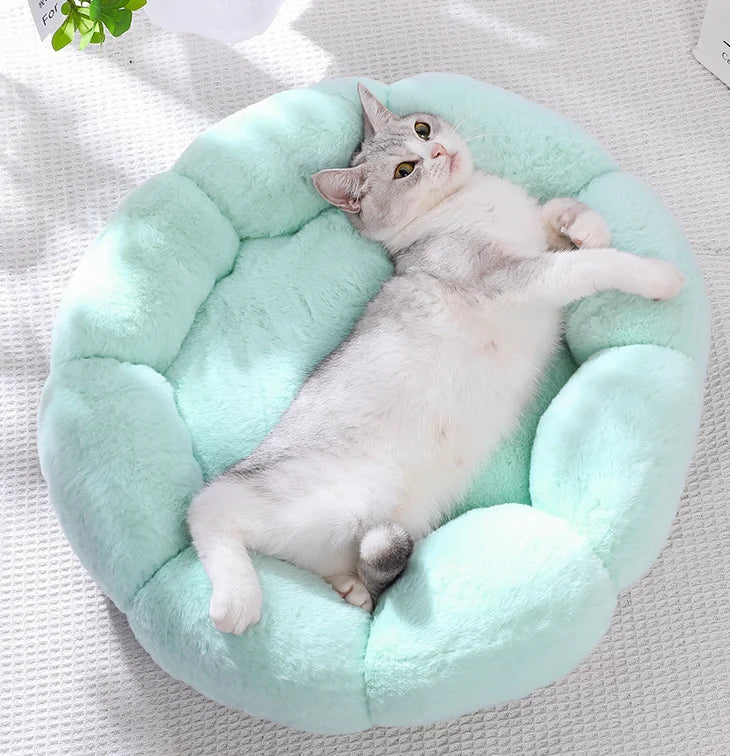 Flower-Shaped Pet Bed – Comfortable Sleep Mat for Large Dogs