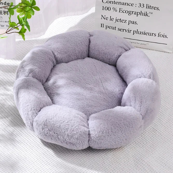 Flower-Shaped Pet Bed – Comfortable Sleep Mat for Large Dogs